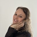 Laura L.